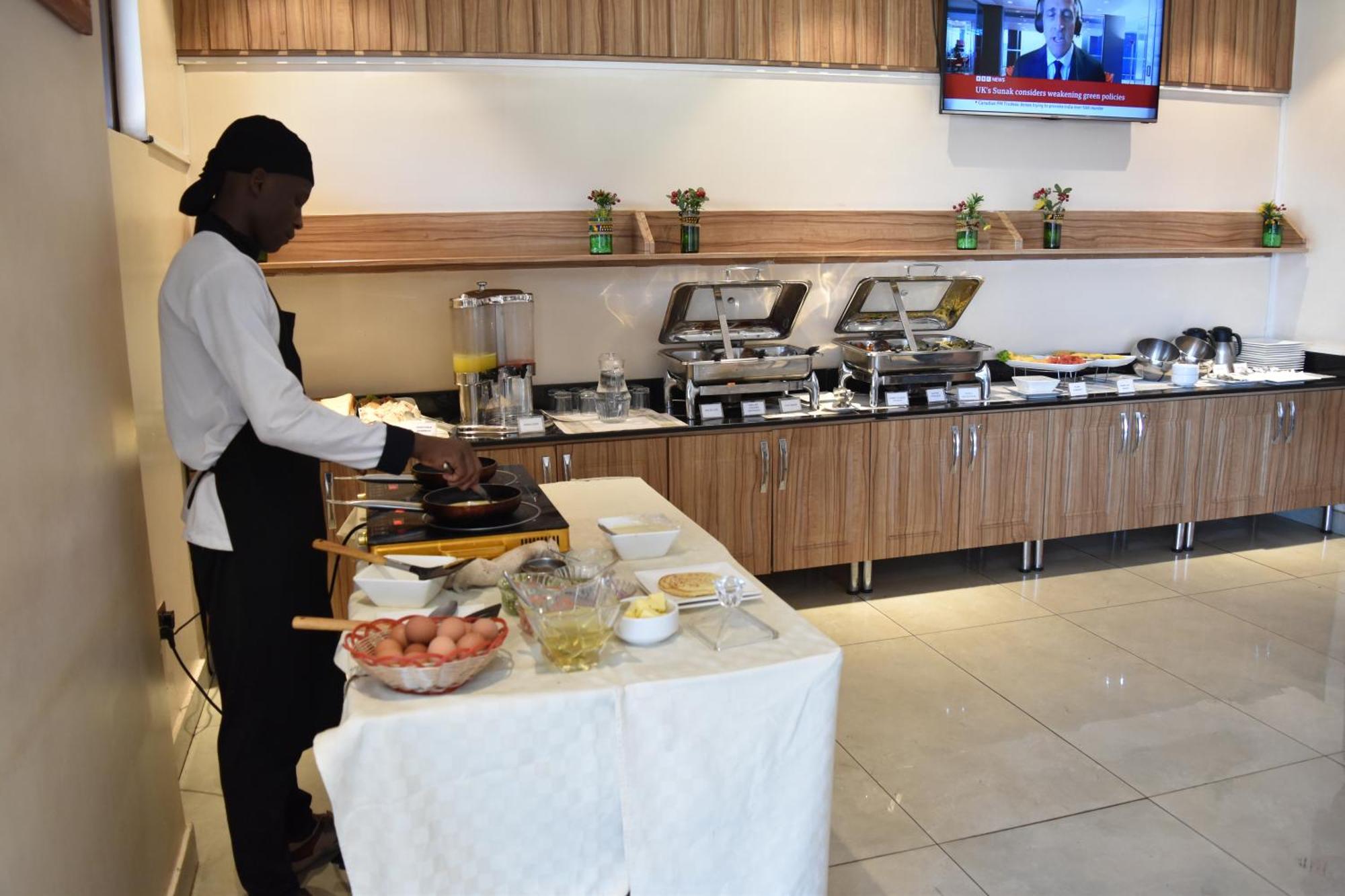Millennium Terrace Hotel Кампала Экстерьер фото